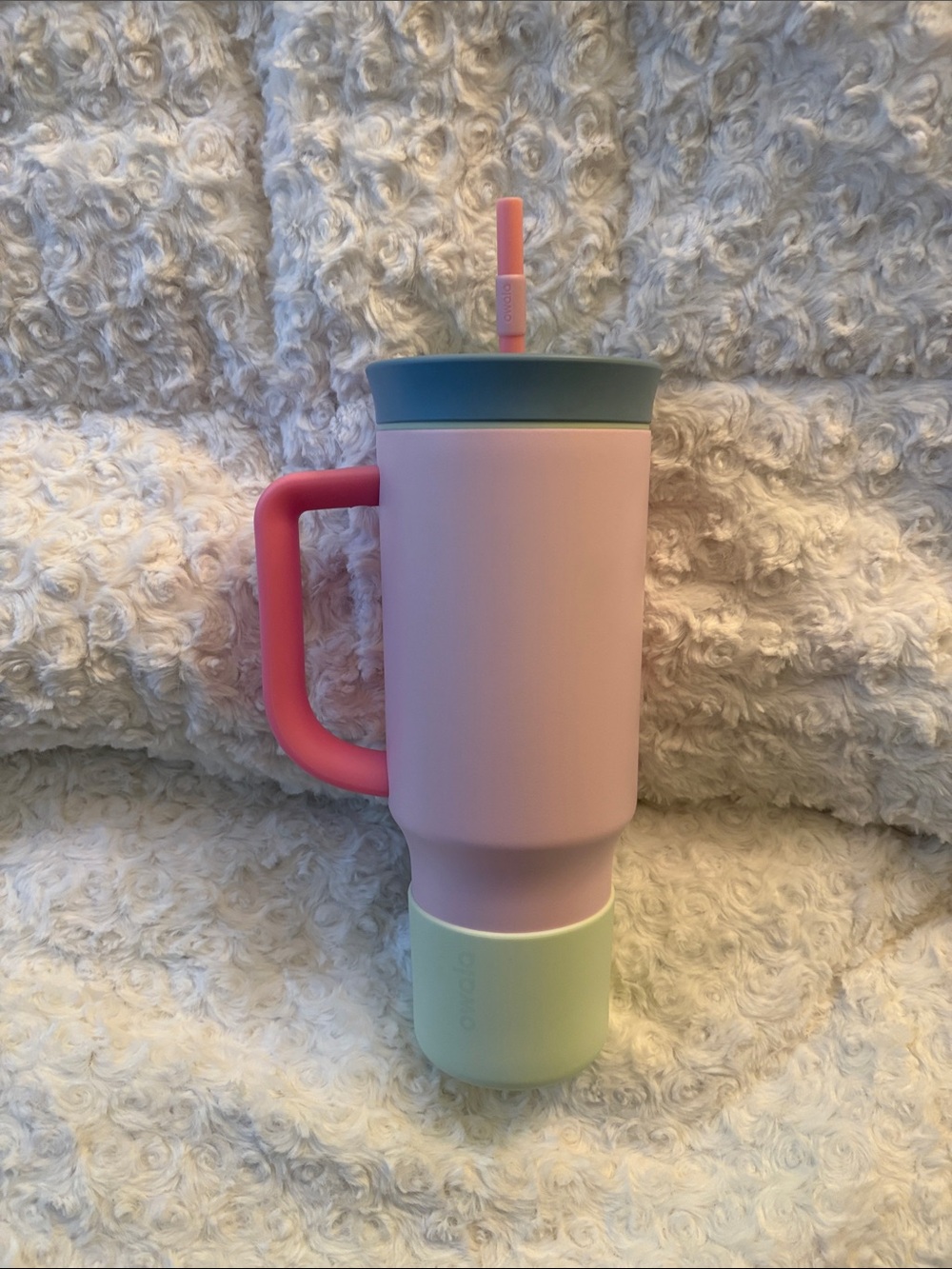 Owala Good Egg Tumbler with Boot (has flaw)